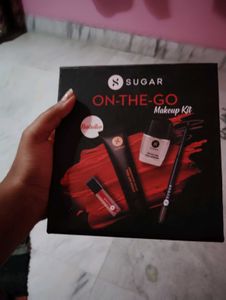 SUGAR ON-THE-GO MAKEUP KIT. (NEW PRODUCT)