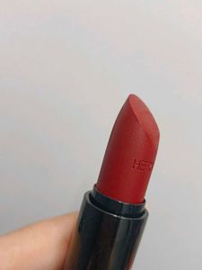 Hermes lipstick in shade Rouge H 85