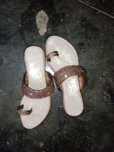 Sparkling Bronze Toe Ring Sandals