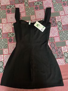 Black Square Neck Solid Mini Dress