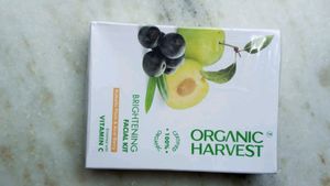ORGANIC HARVEST Brightening Facial Kit || Kakadu Plum & Acai Berry || Enriched With Vitamin C