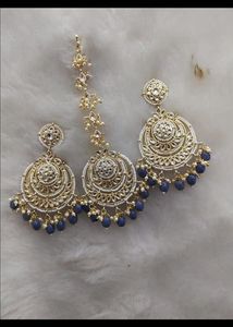 Misboota Earrings With Tikka