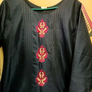 Elegant Embroidered Kurta Set For Weddings