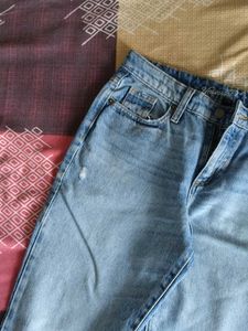Stylish Light Wash Jeans