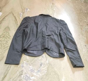 H&amp;M Crop Blazer