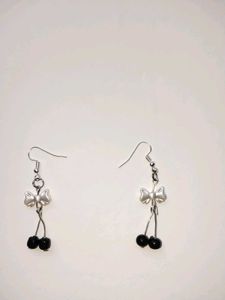 Bow earrings