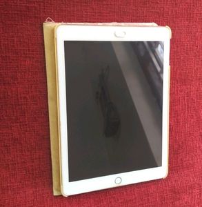 Apple iPad 5th gen 128gb Wifi only