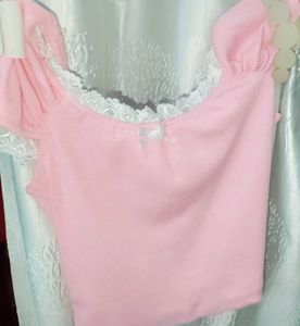 Skyline Outfit Lace Top