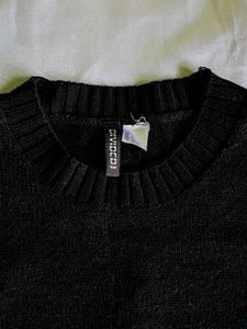 H&amp;M Black Knit Cropped Sweater