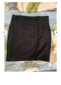 Chic Black Mini Skirt
