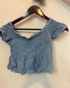 Off Shoulder Top 💙