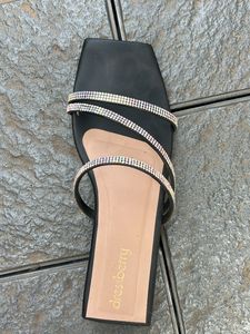 DressBerry New Flats Good In Condition Used Once