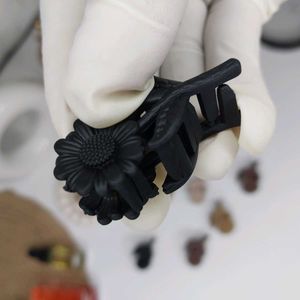 Combo Of 6 Mini Flower Hair Claws 🌹🌼