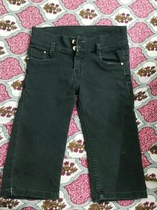 Black Capri Jeans