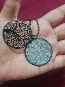 Petent With black Chain. 3
