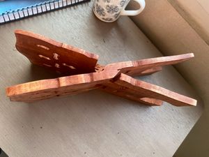 Book Stand, Easy To Carry And Manage
