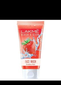 🍓 Lakme Blush &amp; Glow Strawberry Face Wash