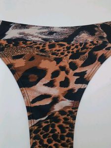 (800)Leopard Print Thong Bikini Bottom
