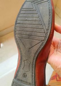 Brown Embroidered Juttis