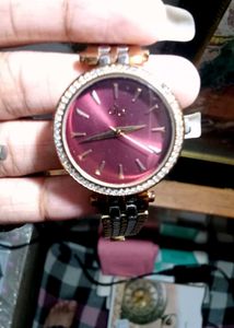 Elegant Women&#39;s Watch Dress berry