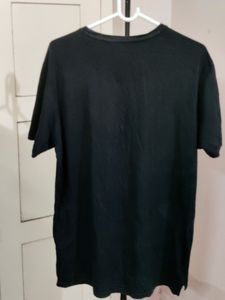 Mens black Gloval tshirt