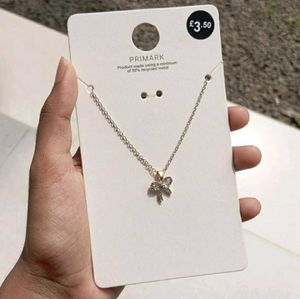 Nivea Pearly Shine Lip Balm