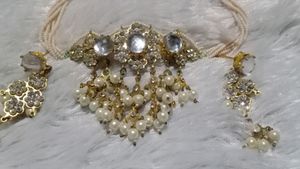 Pretty Necklace With Earings