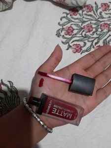 Huda Beauty Matte Lipgloss