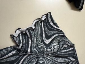 Graphic &amp; Abstract Print Top Bundle Combo Of 2