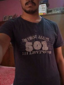 Levi&#39;s 501 Graphic T-Shirt