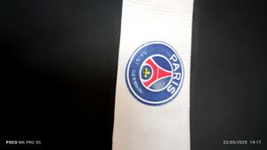 Paris Saint-Germain Long Sleeve Shirt