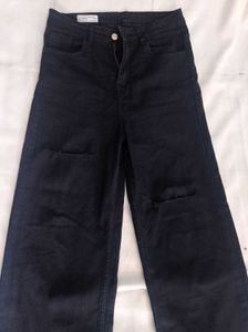 Cut Out Jeans