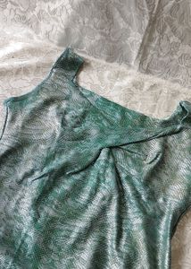 Y2k Shiney Top🪞🎀🧸