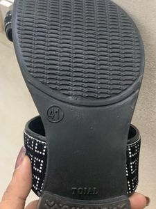 Stylish Black Toe Ring Flats