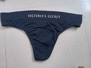 Victoria&#39;s Secret Panties &amp; thong set