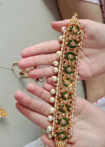 Beautiful Green Choker Necklace Gold Plated