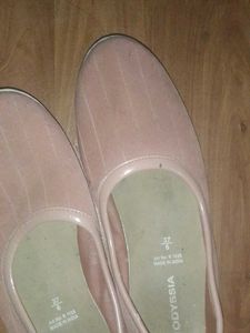 Pink Lined Shoes For 8 To 10 Year Girls