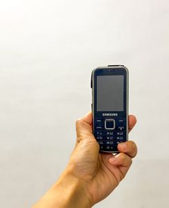 Selling samsung Phone