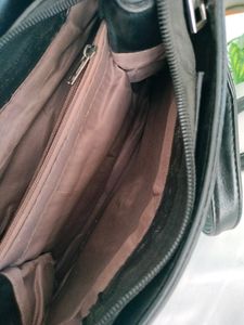 Black Sling Bags (Women&#39;s)