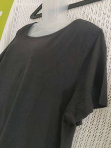 Black Basic T-Shirt