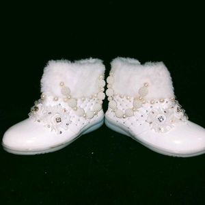 Vintage White Pearl &amp; Fur Baby Booties