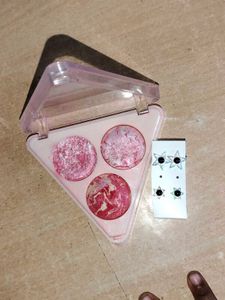 Beautiful Pink Shade Triangle Bluser+Highlighter