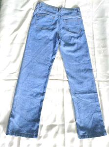 women straight fit jeans