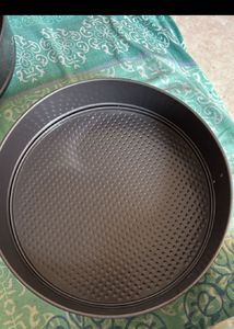 Round Cake Pan And Heart Shaped