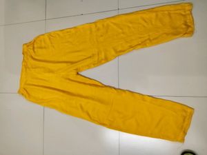 🟡 Yellow Pants👖
