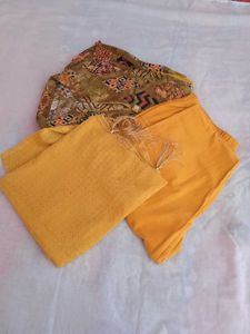 A Stylist Frock Kurti With Leggy And Dupatta