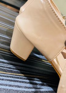 Cream Tan Footwear