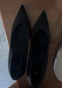 Zara Black Pointed Heels new