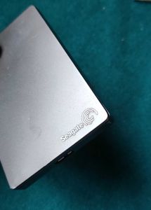 Seagate Portable External Hard Drive 1TB SRD00F1