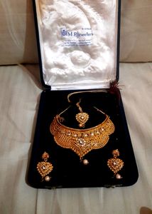 Gold Plated Jewellery Set With Kundan